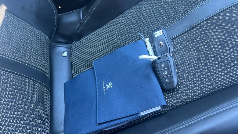 Peugeot 208 1.2 PureTech 100 GT 5dr EAT8 Petrol Hatchback